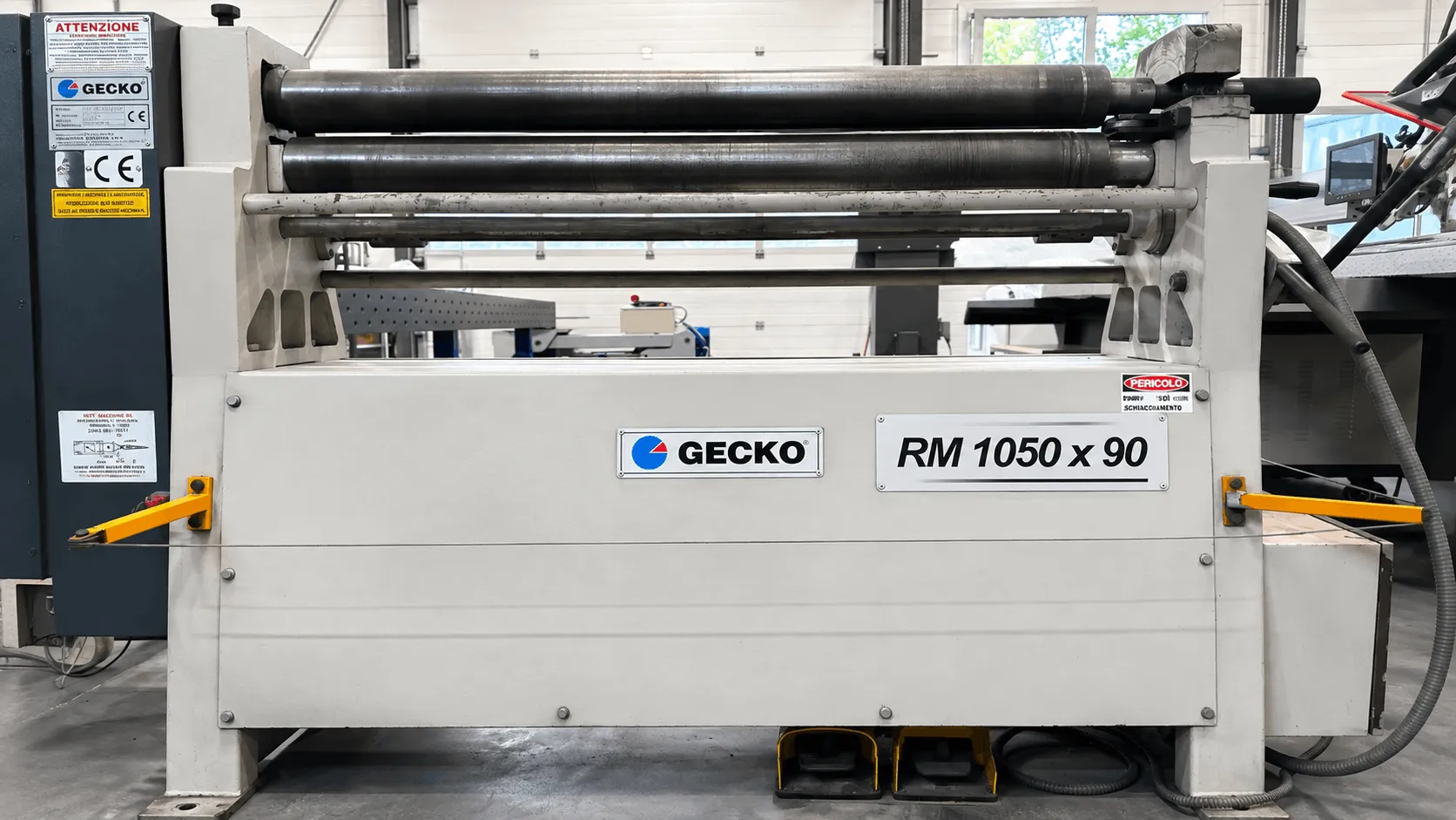 Walcowanie blach na walcarce GECKO RM 1050 x 90 w MOSQITO